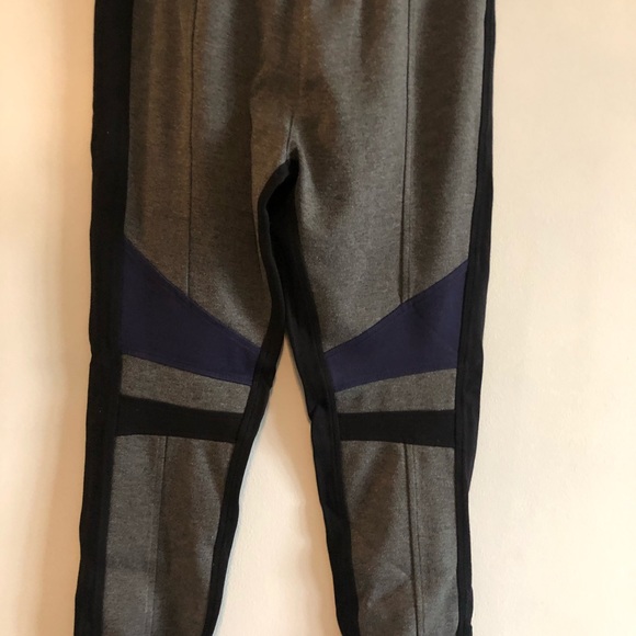 BCBG Max Azria - Picture 3 of 8